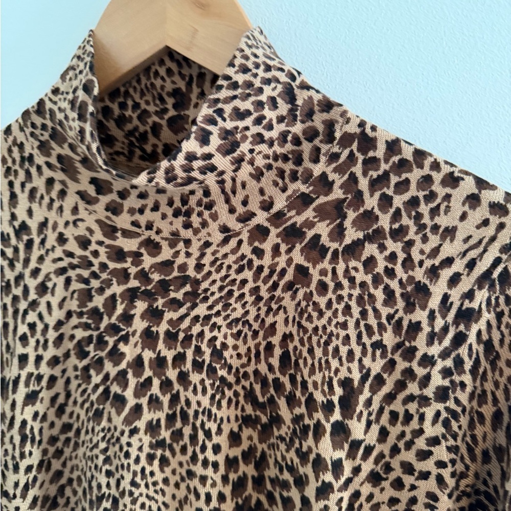 Vintage Talbots Mock Neck Animal Print Silk Camelhair Top Petite Medium CBK - Picture 2 of 10